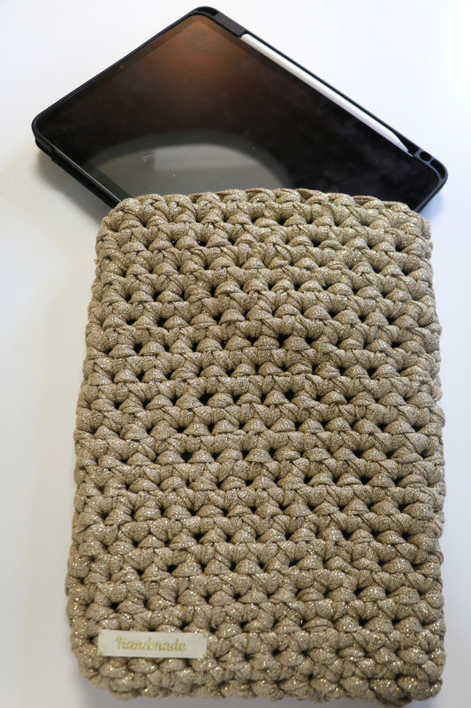 Pochette pour tablette en crochet