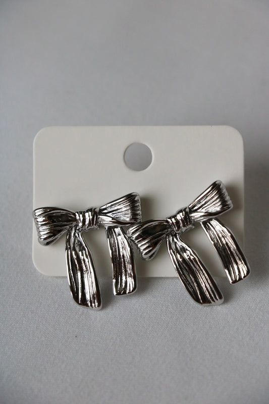 Boucles nœud argentées